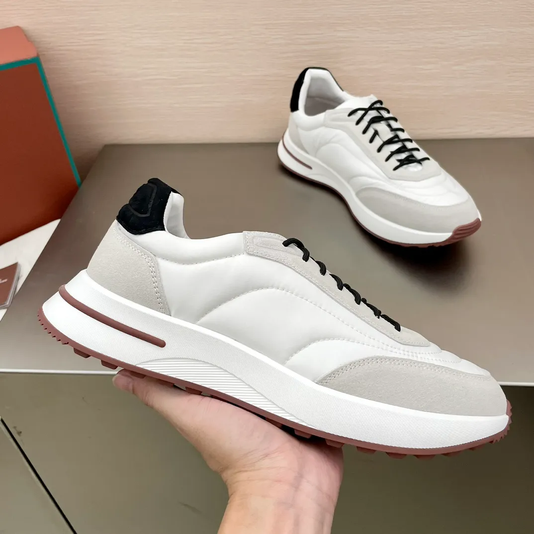 Factory price: 460💰Loro men's shoes💰iana WeekendWalk men's waterproof sports shoes! Waterproof canvas warm men's shoes, the lightest L men's shoes in history 💰jogging shoes, the upper is made of Wind microfiber with StormSystem® waterproof and windproof treatment and goatskin, which is waterproof and warm. There will be a little wrinkle on the upper, which is normal because the waterproof fabric is very soft and the exquisite carving is very challenging. Craftsmanship and lathe workmanship, the lining is made of cloth for a warmer and more comfortable fit, and the Kummel-colored rubber outsole is made of lightweight material: this structure ensures proper weight distribution during walking, improves shock absorption and rebound, enhances grip and stability, and the eyelets and upper back of the shoe are embellished with light and very comfortable shoes! Packed in the original box at the counter, multiple colors available! Size: 39-40-41-42-43-44 45 standard leather shoe size